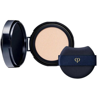 Clé de Peau Beauté Radiant Cushion Foundation O30