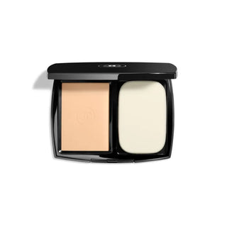 CHANEL Ultra Le Teint Compact B20