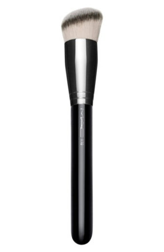 MAC Synthetic Rounded Slant Foundation Brush S2TL01