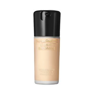MAC Studio Radiance Radiant Liquid Foundation & Serum 2-In-1 NC37