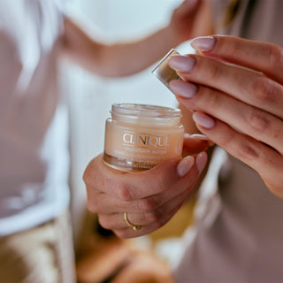 Clinique Moisture Surge Refreshing Oil-free Gel Cream